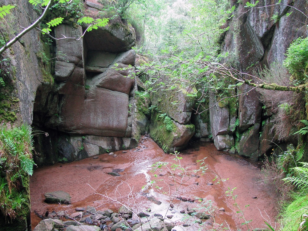 Burn o' Vat, Dinnet