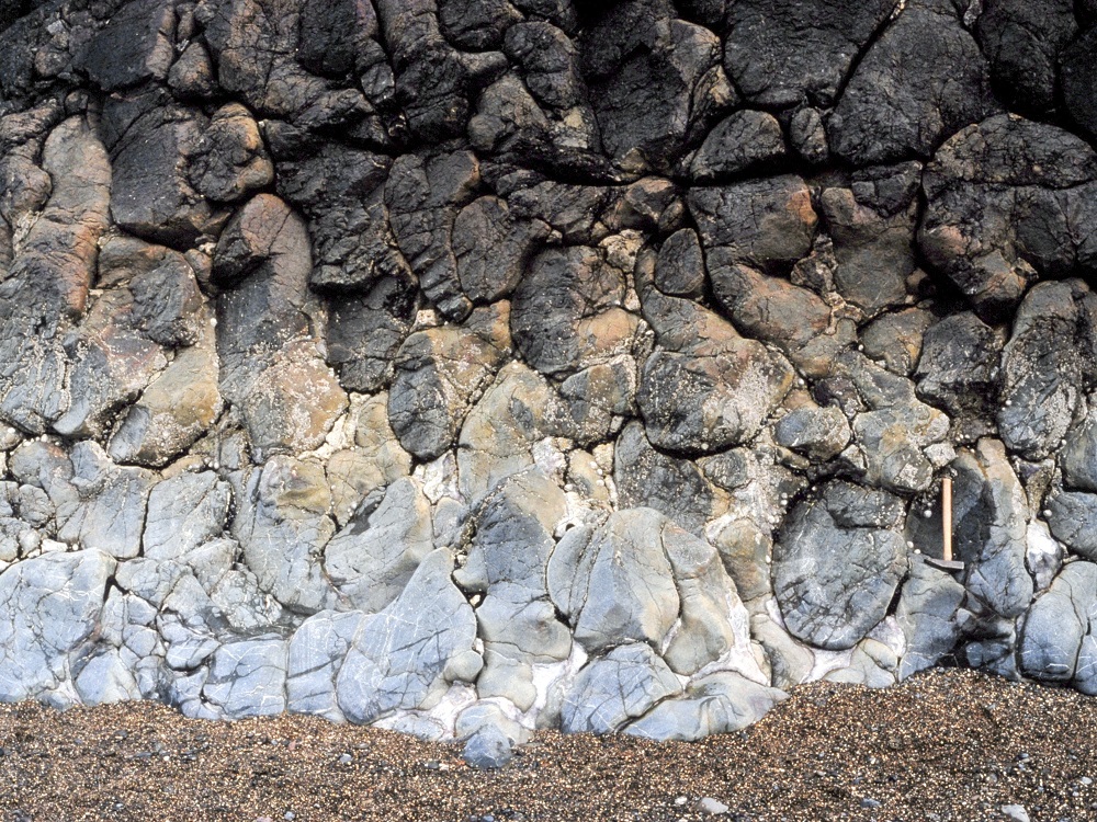 Pillow lavas from the Downan Point Lava Formation (Ordovician) at Downan Point, south of Ballantrae and the well-developed pillow structures indicate submarine eruption.